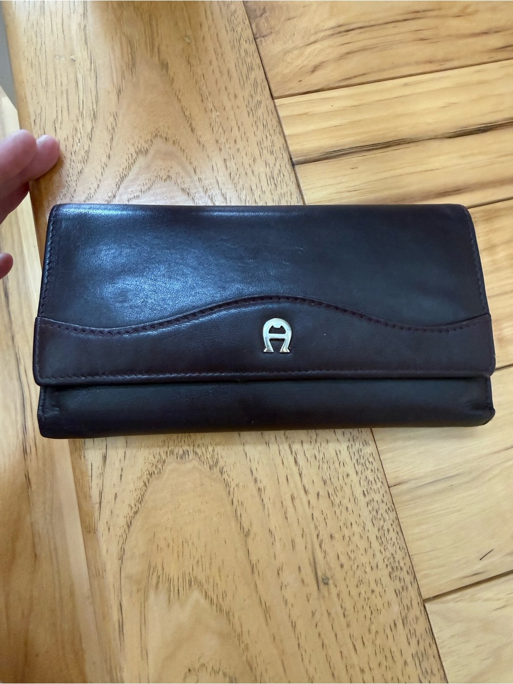 Etienne Aigner brown leather card wallet with embossed logo